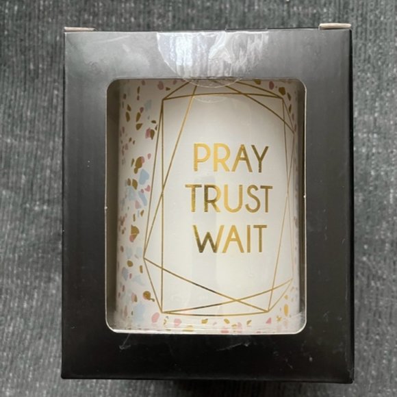 Lumology LED Candle Heartfelt Collection - Picture 1 of 4